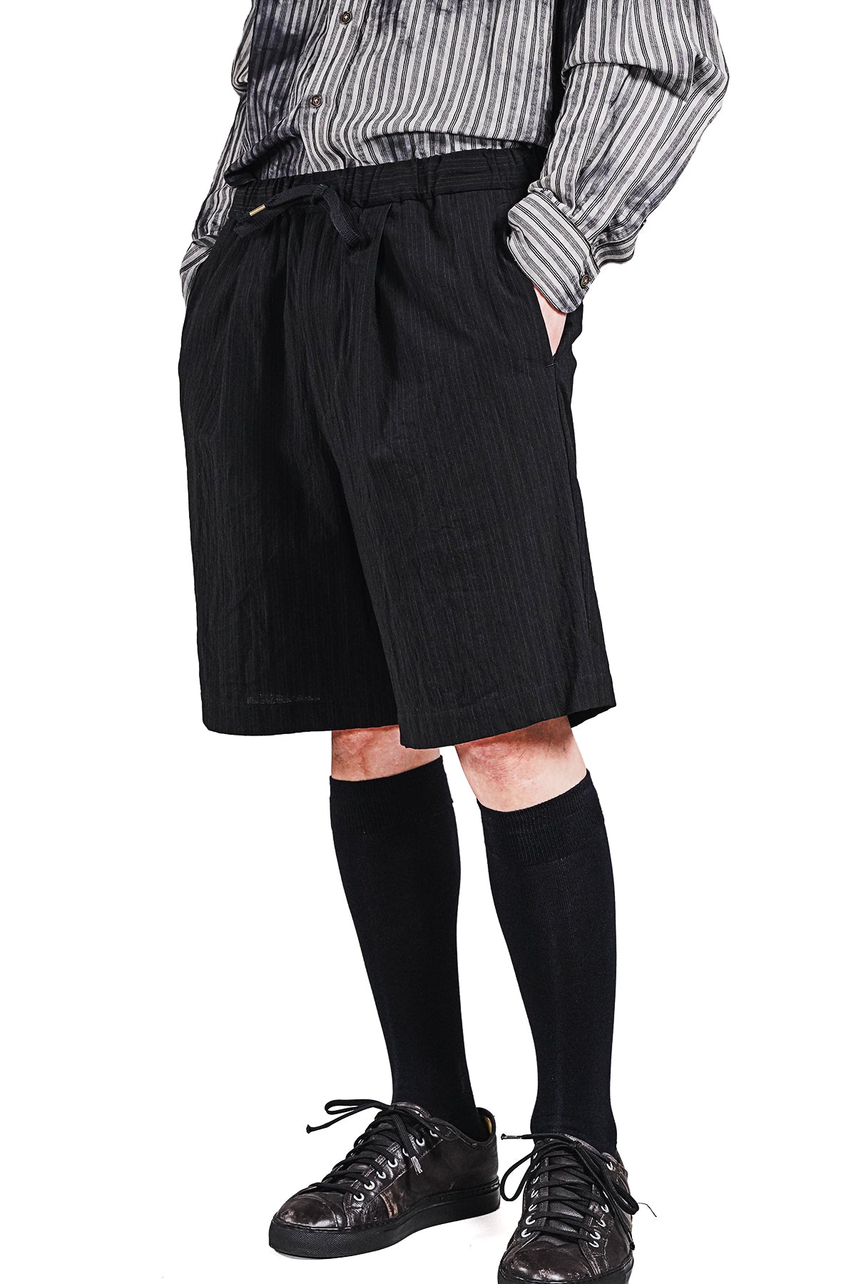 SINGLE PLEATED EASY SHORTS