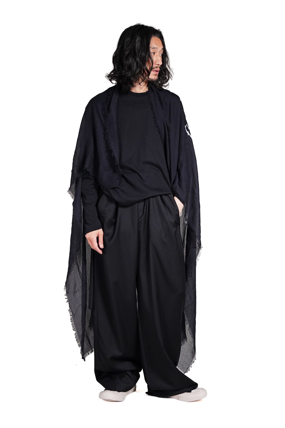 ANN DEMEULEMEESTER – HUES ONLINE
