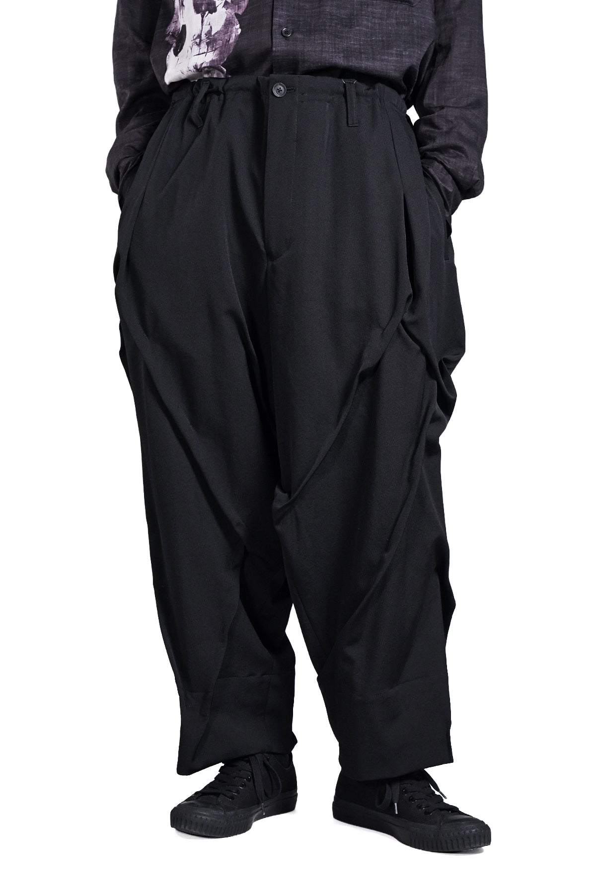 WOOL GABARDINE RANDOM TUCK PANTS