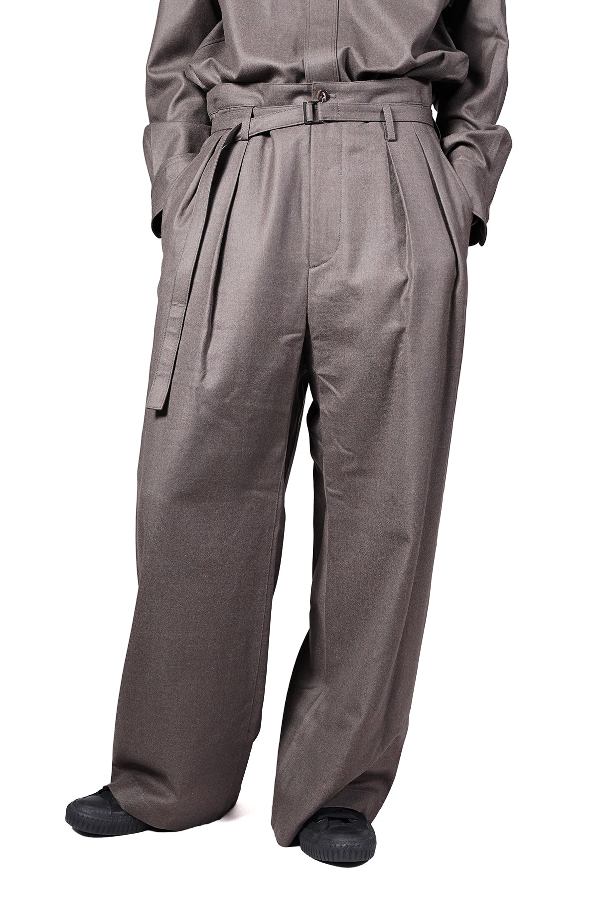BELTED HIGH-WAIST BAGGY PANTS