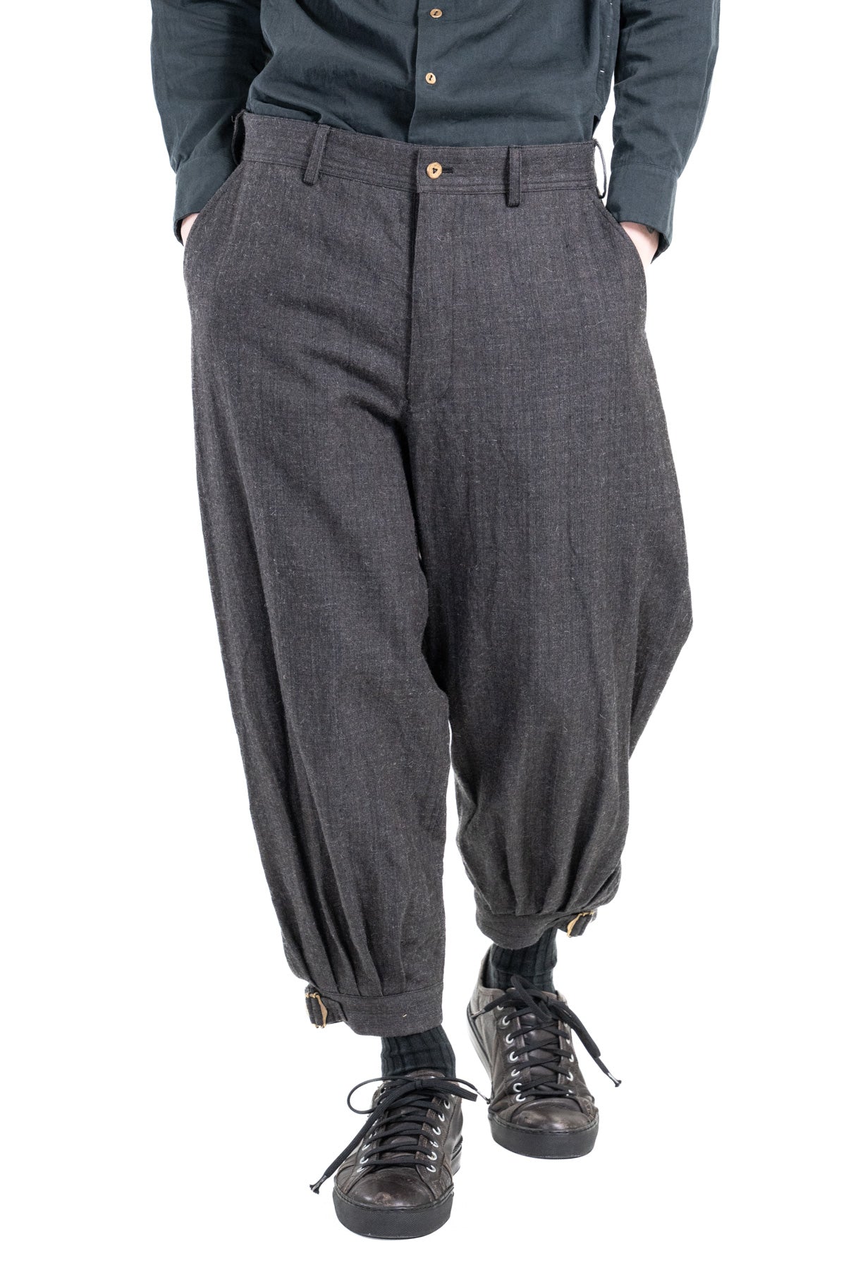 ARAKI YUU – HUES ONLINE