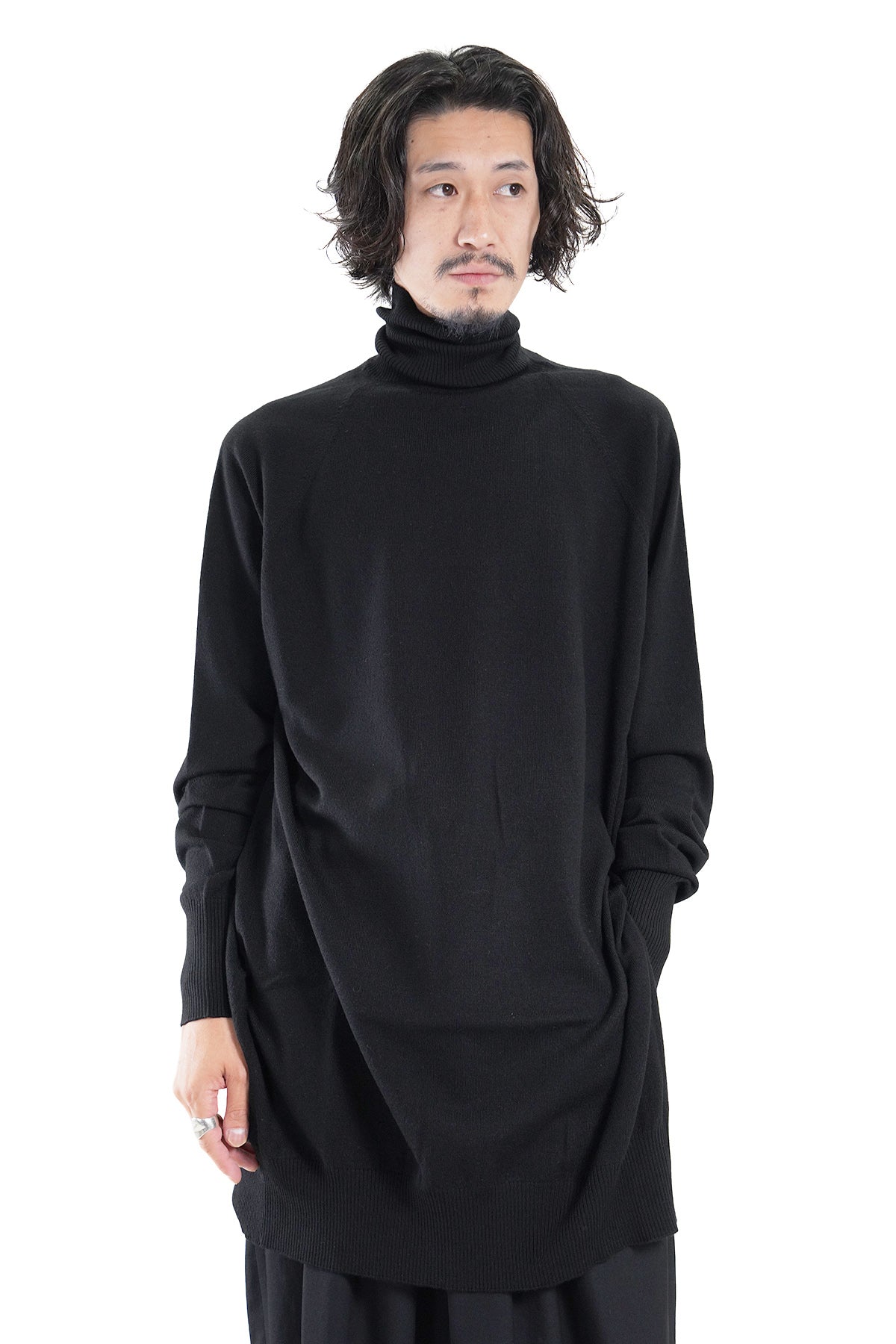 LEFT ZIPPER RAGLAN TURTLE NECK