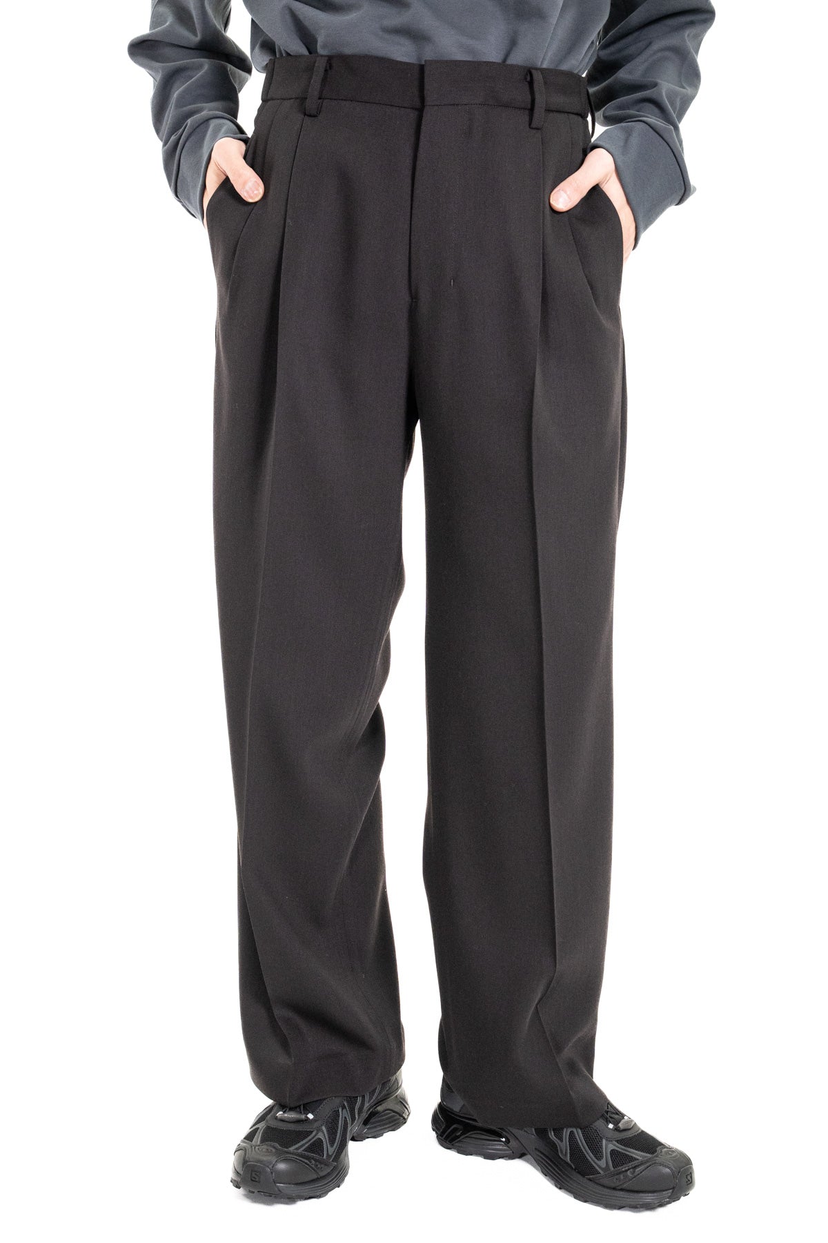 TWO TUCKS WIDE TROUSERS