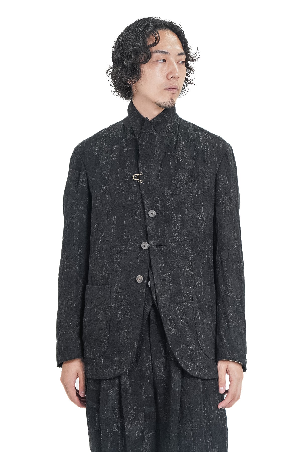 PEAKED LAPEL SACK COAT