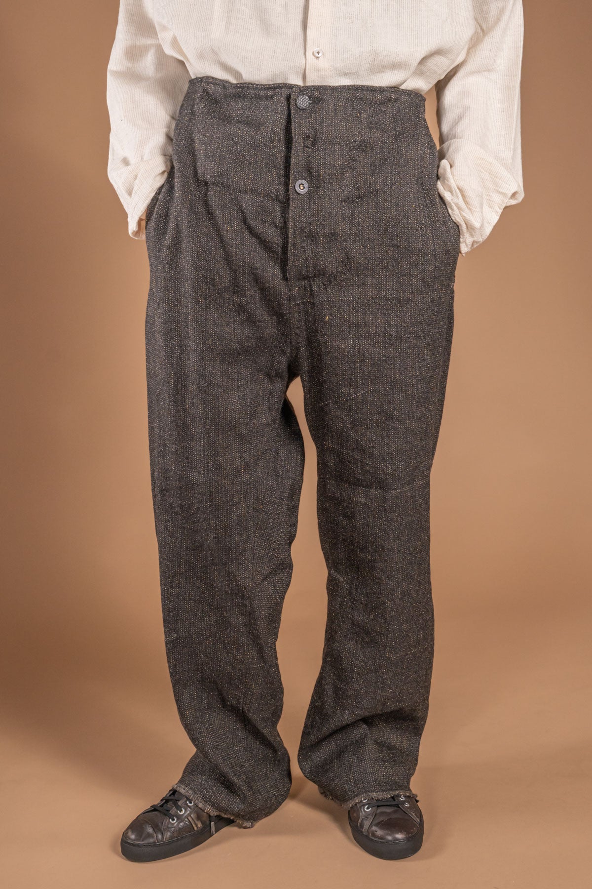 LONG CLOSING IN SEAM PANTS