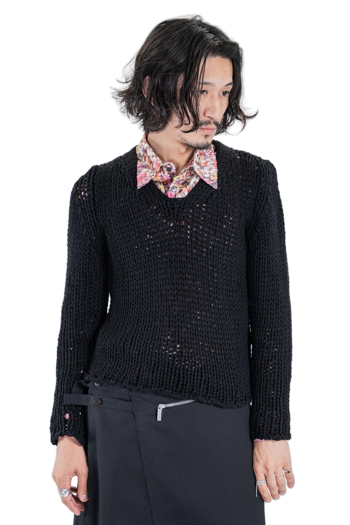 V NECK KNIT