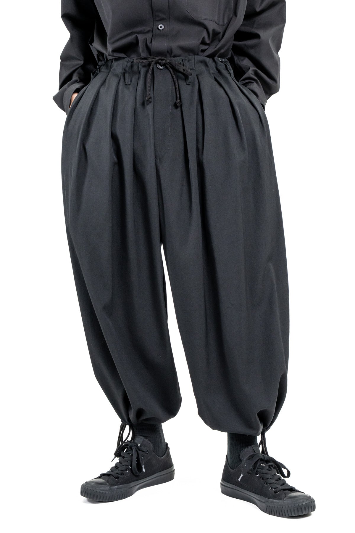 WOOL GABARDINE BALLOON PANTS