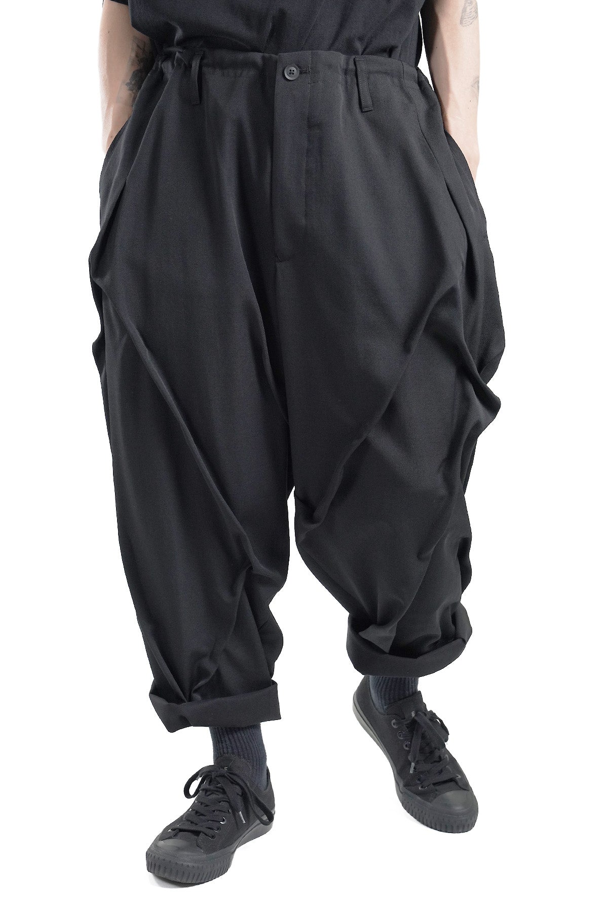 WOOL GABARDINE RANDOM TUCK PANTS