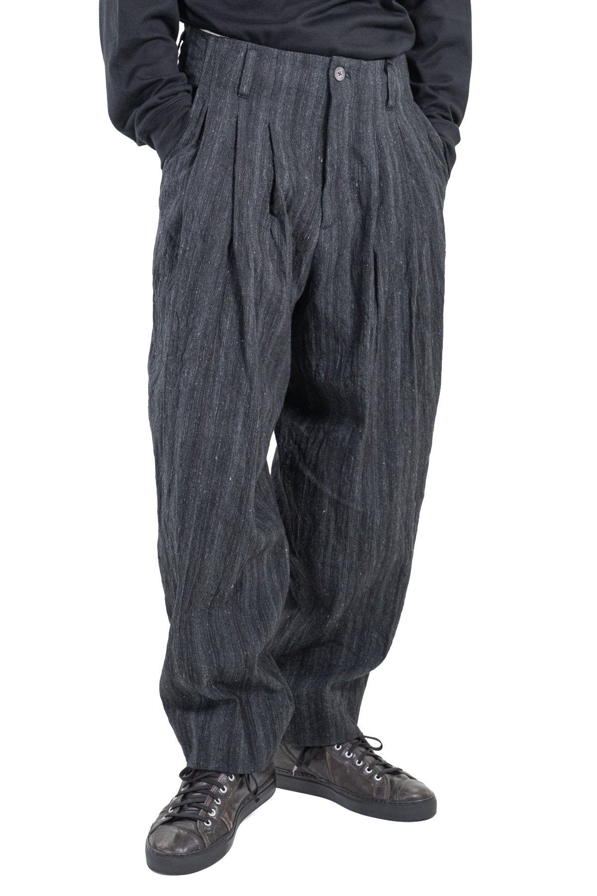 TRIPLE PLEATED WIDE TAPERED